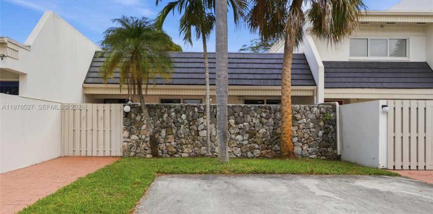 Таунхаус в Майами, Флорида 3 спальни, 140.65м2 № 2046246