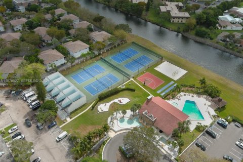 Снять в аренду таунхаус в Майами, Флорида 3 спальни, 140.65м2, № 2046246 - фото 24