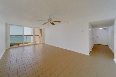 Condo in Clearwater, Florida, 2 bedrooms  № 2210890 - photo 11