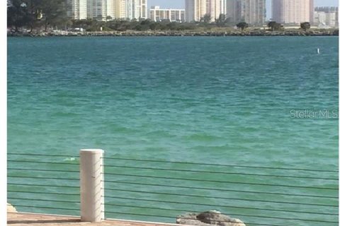 Condo in Clearwater, Florida, 2 bedrooms  № 2210890 - photo 16