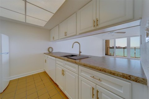 Condo in Clearwater, Florida, 2 bedrooms  № 2210890 - photo 23