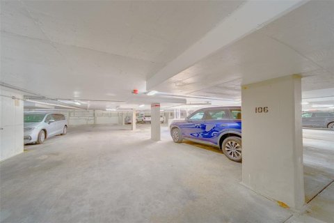 Condo in Clearwater, Florida, 2 bedrooms  № 2210890 - photo 8