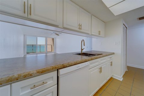 Condo in Clearwater, Florida, 2 bedrooms  № 2210890 - photo 21