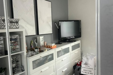 Townhouse in Miramar, Florida 3 bedrooms, 147.34 sq.m. № 1944178 - photo 14