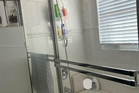 Townhouse in Miramar, Florida 3 bedrooms, 147.34 sq.m. № 1944178 - photo 18