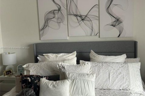 Townhouse in Miramar, Florida 3 bedrooms, 147.34 sq.m. № 1944178 - photo 15