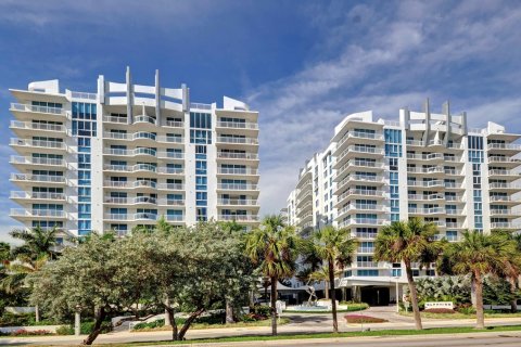 Condo in Fort Lauderdale, Florida, 2 bedrooms  № 938745 - photo 1