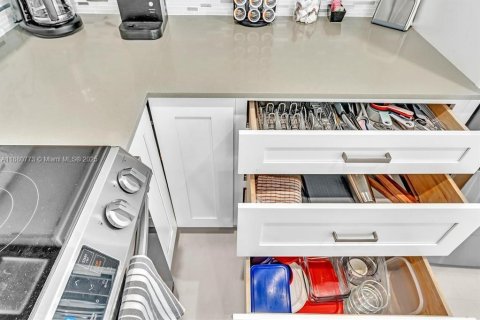 Купить виллу или дом в Окленд-Парк, Флорида 4 спальни, 145.48м2, № 1924377 - фото 19