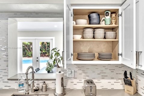 Купить виллу или дом в Окленд-Парк, Флорида 4 спальни, 145.48м2, № 1924377 - фото 21