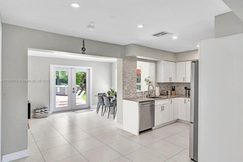 Купить виллу или дом в Окленд-Парк, Флорида 4 спальни, 145.48м2, № 1924377 - фото 3