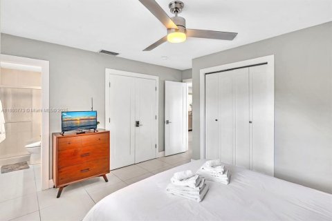 Купить виллу или дом в Окленд-Парк, Флорида 4 спальни, 145.48м2, № 1924377 - фото 13