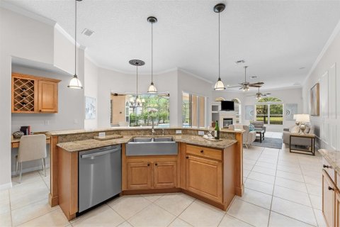House in Orlando, Florida 5 bedrooms, 352.66 sq.m. № 2396108 - photo 16