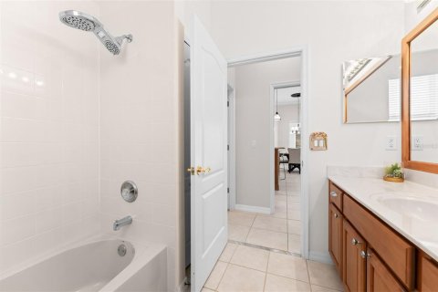 House in Orlando, Florida 5 bedrooms, 352.66 sq.m. № 2396108 - photo 30