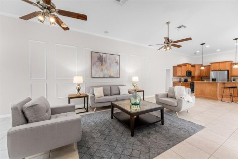 House in Orlando, Florida 5 bedrooms, 352.66 sq.m. № 2396108 - photo 19