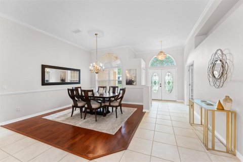 House in Orlando, Florida 5 bedrooms, 352.66 sq.m. № 2396108 - photo 8