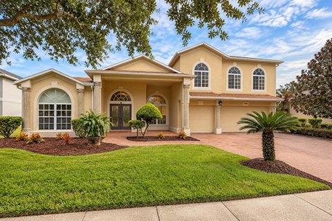 House in Orlando, Florida 5 bedrooms, 352.66 sq.m. № 2396108