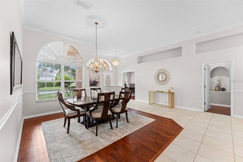 House in Orlando, Florida 5 bedrooms, 352.66 sq.m. № 2396108 - photo 7