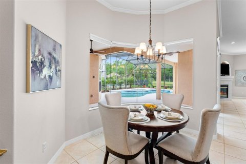 House in Orlando, Florida 5 bedrooms, 352.66 sq.m. № 2396108 - photo 14