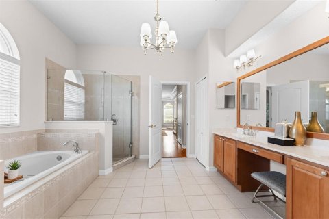 House in Orlando, Florida 5 bedrooms, 352.66 sq.m. № 2396108 - photo 26