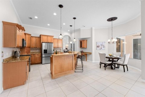 House in Orlando, Florida 5 bedrooms, 352.66 sq.m. № 2396108 - photo 13