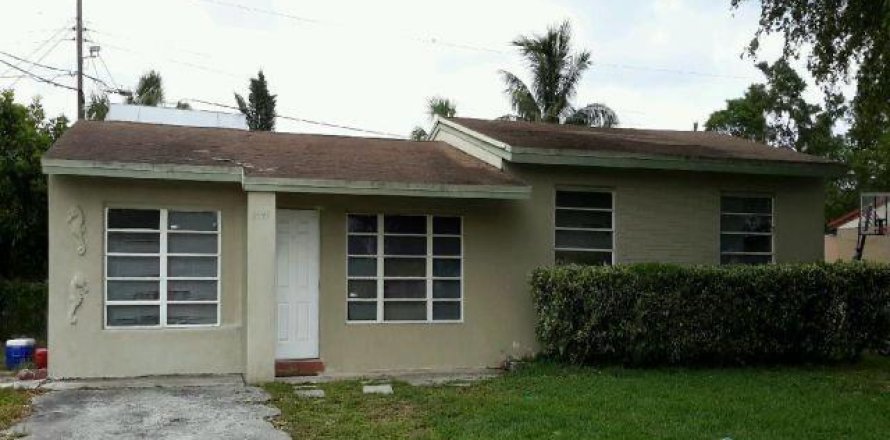 Casa en Pompano Beach, Florida 3 dormitorios, 129.78 m2 № 2240762