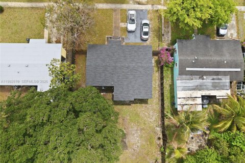 Casa en alquiler en Fort Lauderdale, Florida, 2 dormitorios, 111.48 m2 № 2056707 - foto 17