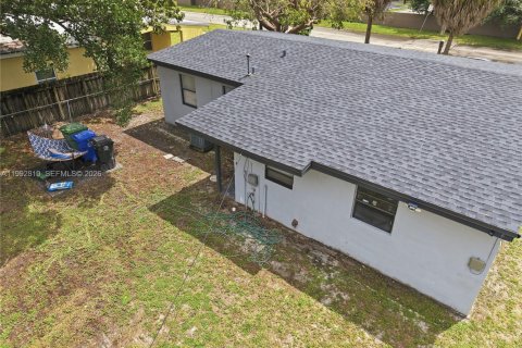 Casa en alquiler en Fort Lauderdale, Florida, 2 dormitorios, 111.48 m2 № 2056707 - foto 18