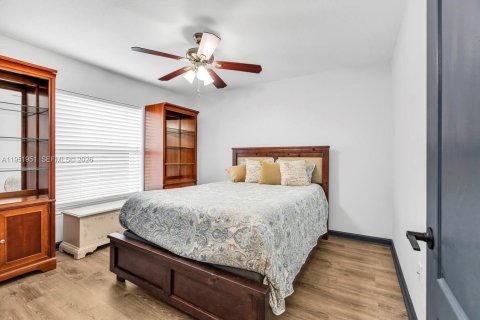Casa en venta en Cutler Bay, Florida, 3 dormitorios, 188.78 m2 № 2008683 - foto 21