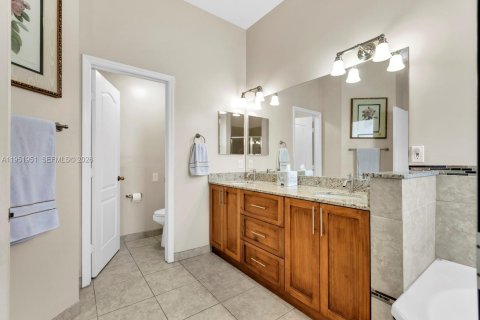 Casa en venta en Cutler Bay, Florida, 3 dormitorios, 188.78 m2 № 2008683 - foto 16