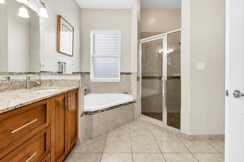 Casa en venta en Cutler Bay, Florida, 3 dormitorios, 188.78 m2 № 2008683 - foto 17