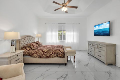 Casa en venta en Cutler Bay, Florida, 3 dormitorios, 188.78 m2 № 2008683 - foto 13