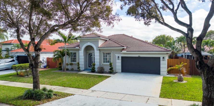 Casa en Cutler Bay, Florida 3 dormitorios, 188.78 m2 № 2008683