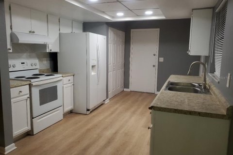 Купить виллу или дом в Тампа, Флорида 3 комнаты, 115.57м2, № 2201154 - фото 2