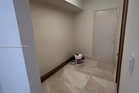 Снять в аренду кондоминиум в Бей-Харбор-Айлендс, Флорида 2 спальни, 109.62м2, № 2031117 - фото 14