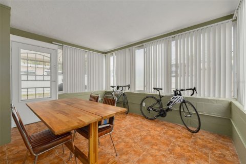 House in Saint Petersburg, Florida 2 bedrooms, 101.45 sq.m. № 2225499 - photo 10
