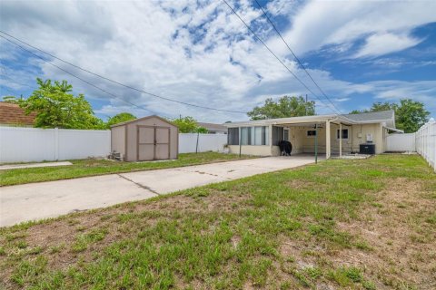 House in Saint Petersburg, Florida 2 bedrooms, 101.45 sq.m. № 2225499 - photo 18
