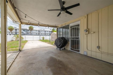 House in Saint Petersburg, Florida 2 bedrooms, 101.45 sq.m. № 2225499 - photo 16