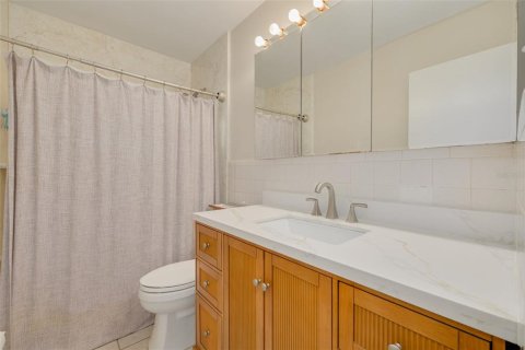 House in Saint Petersburg, Florida 2 bedrooms, 101.45 sq.m. № 2225499 - photo 13