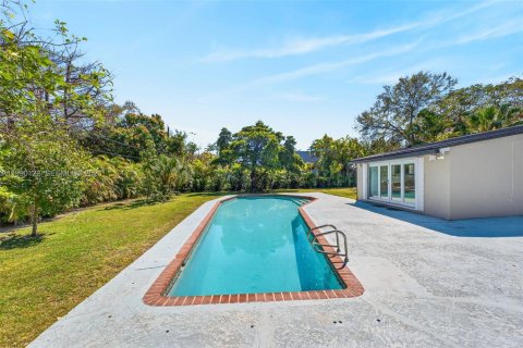 House in Pinecrest, Florida 3 bedrooms, 141.77 sq.m. № 2087832 - photo 22