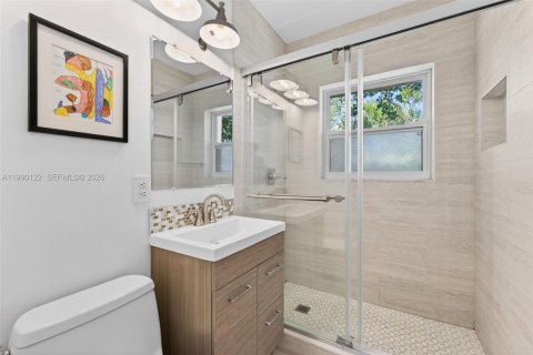 House in Pinecrest, Florida 3 bedrooms, 141.77 sq.m. № 2087832 - photo 15