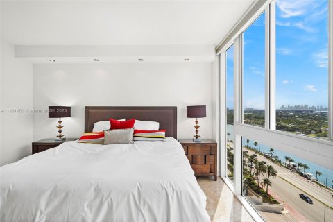 Condo in Miami Beach, Florida, 2 bedrooms  № 1977863 - photo 29