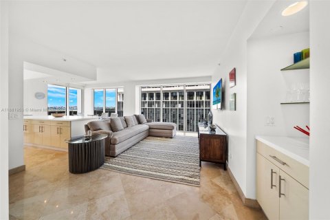 Condo in Miami Beach, Florida, 2 bedrooms  № 1977863 - photo 5