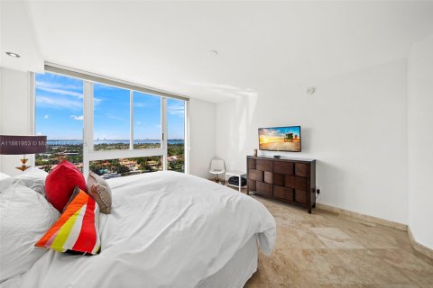 Condo in Miami Beach, Florida, 2 bedrooms  № 1977863 - photo 30