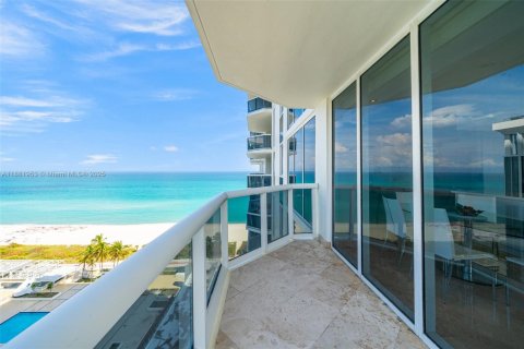 Condo in Miami Beach, Florida, 2 bedrooms  № 1977863 - photo 18