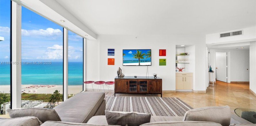 Condo in Miami Beach, Florida, 2 bedrooms  № 1977863
