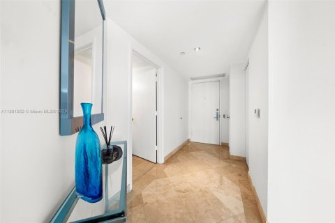 Condo in Miami Beach, Florida, 2 bedrooms  № 1977863 - photo 25