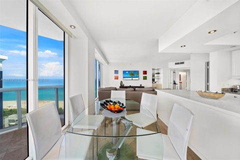 Condo in Miami Beach, Florida, 2 bedrooms  № 1977863 - photo 9