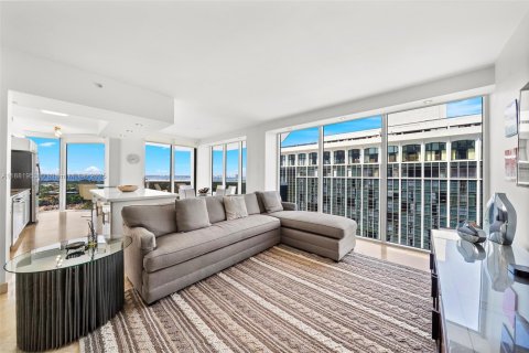 Condo in Miami Beach, Florida, 2 bedrooms  № 1977863 - photo 3
