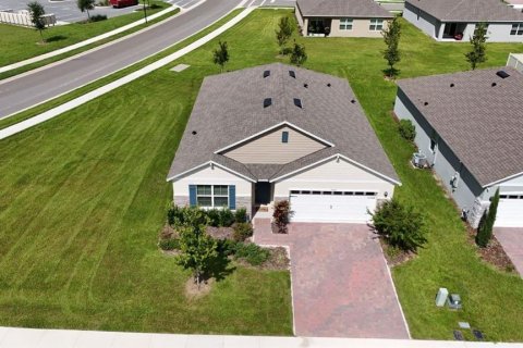 House in Sorrento, Florida 4 bedrooms, 173.45 sq.m. № 1903310 - photo 3