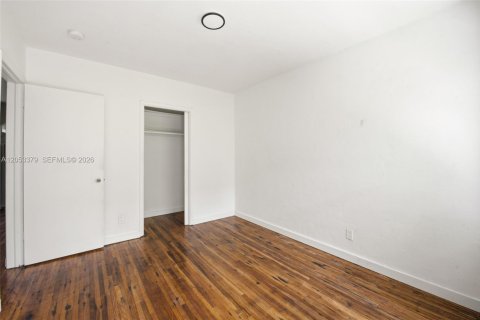 Villa ou maison à louer à Miami, Floride: 1 chambre, 50.35 m2 № 2179273 - photo 5